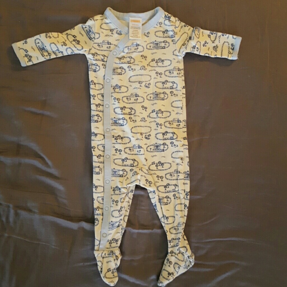 Gymboree size 3-6 month footed sleeper.